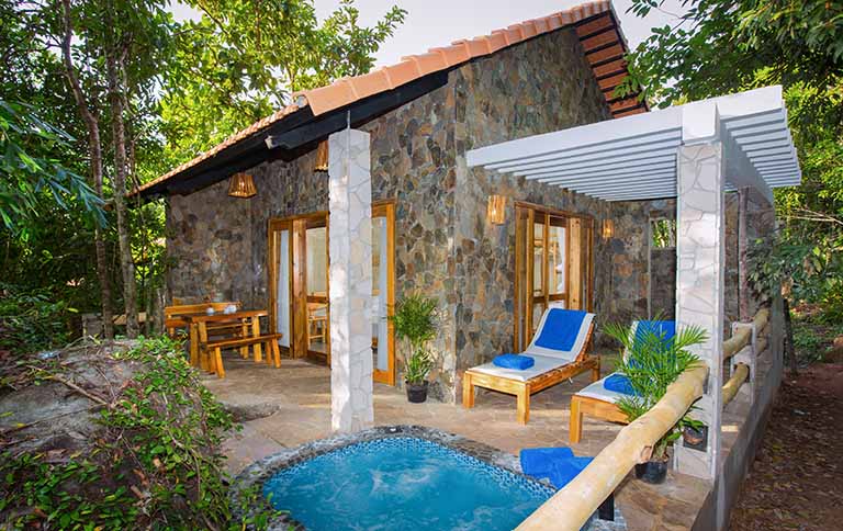 Voucher Valley Village Phu Quoc | Chill chua lanh voi can Bungalow sieu ung y