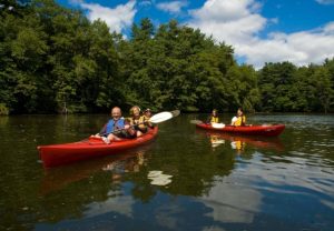 Tour nửa ngày L’Azure Resort chèo kayak khám phá Cửa Cạn 2026