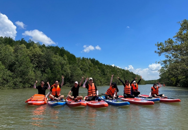 Tour nửa ngày L'Azure Resort chèo kayak khám phá Cửa Cạn rực rỡ 2026